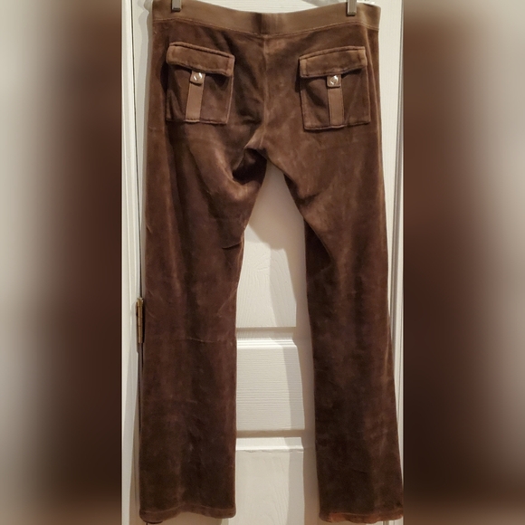 Juicy Couture Brown Velour Snap Back Pockets Brown Velour Pants! (L) - Picture 4 of 5